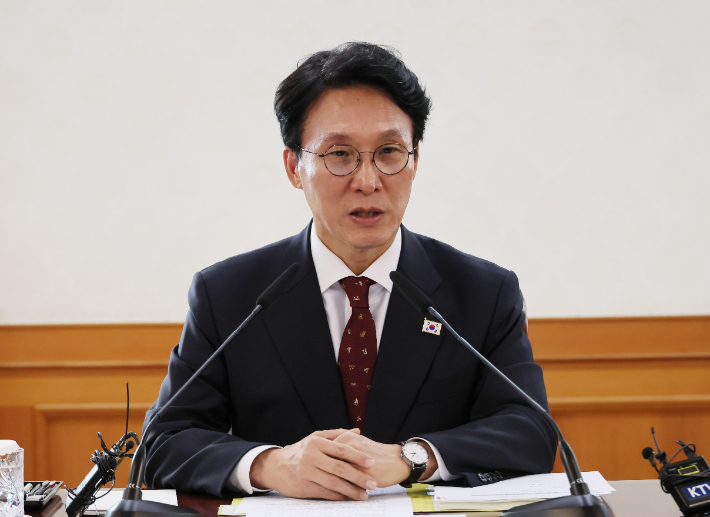 김민석 국무총리가 12일 서울 종로구 정부서울청사에서 열린 12.29여객기참사 피해지원 및 추모위원회에서 발언하고 있다. 연합뉴스