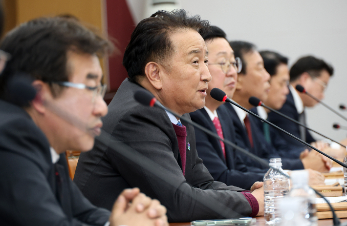 발언하는 김영환 충북지사. 연합뉴스