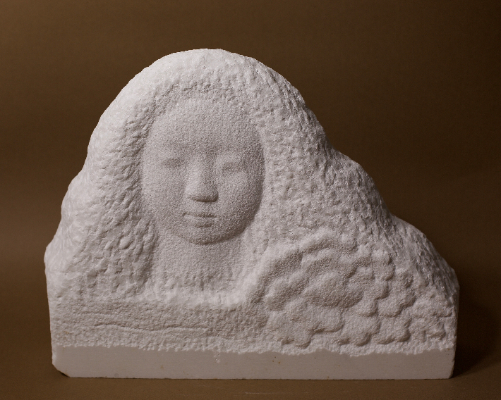 유향숙, '모란',  분홍대리석, 36x8x29cm(2023). 동산방화랑 제공