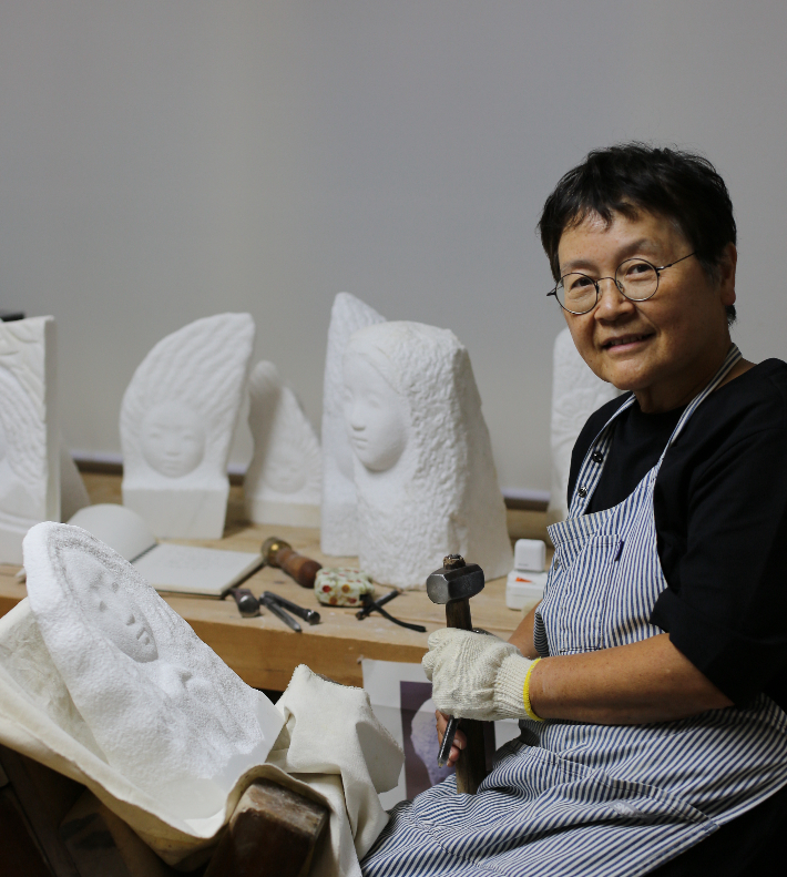 조각가 유향숙(69)의 열두번째 개인전 '얼굴'이 16일까지 서울 종로구 인사동 동산방화랑(대표: 박우홍)에서 열린다. 동산방화랑 제공