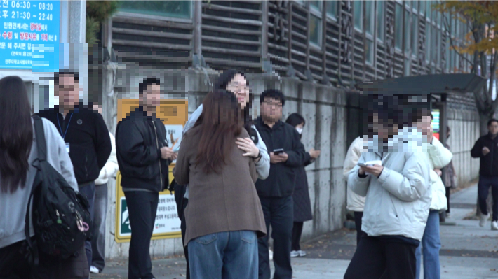 수험생을 격려하는 지인들. 김현주 크리에이터