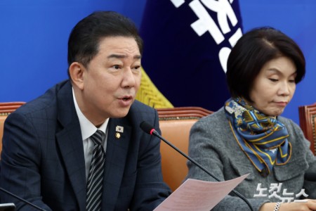 발언하는 김병기 원내대표