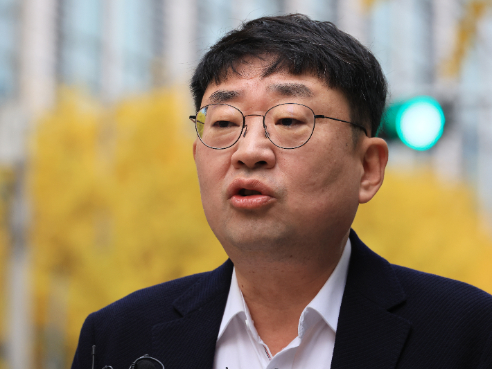 13일 오전 서울 종로구 서울경찰청 앞에서 신혜식씨가 서부지법 폭동 사태 배후 관련 경찰에 출석하며 입장을 밝히고 있다. 연합뉴스