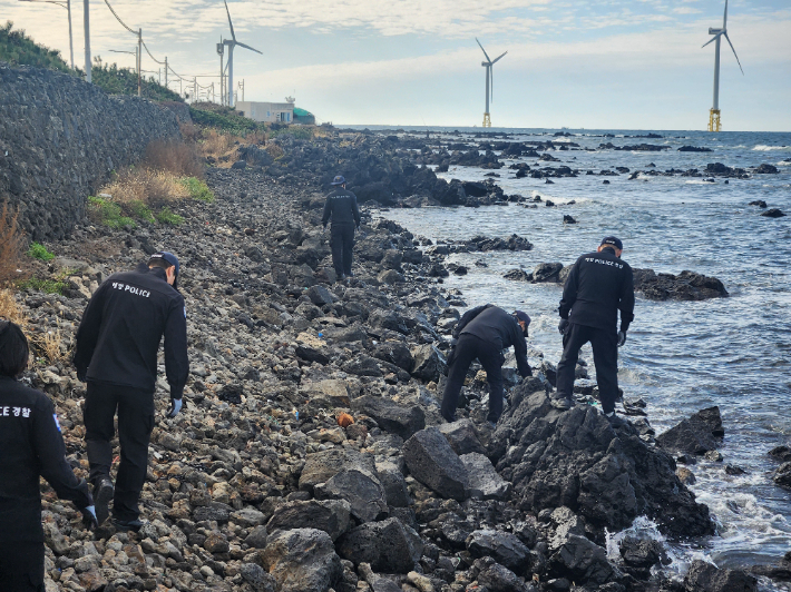 제주 해안가 합동수색 현장. 제주해경청 제공