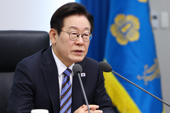 이재명 대통령이 13일 용산 대통령실에서 열린 수석보좌관회의에서 발언하고 있다. 연합뉴스