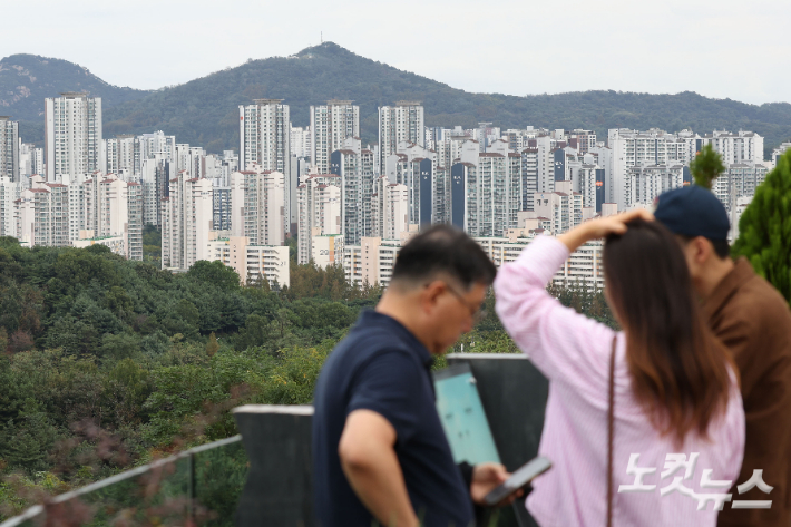 서울 마포구 하늘공원에서 바라본 아파트 모습. 류영주 기자