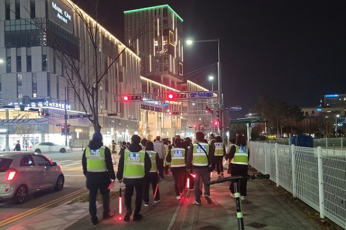 세종남부경찰이 나성동 일대를 순찰하고 있다. 세종남부경찰서 제공