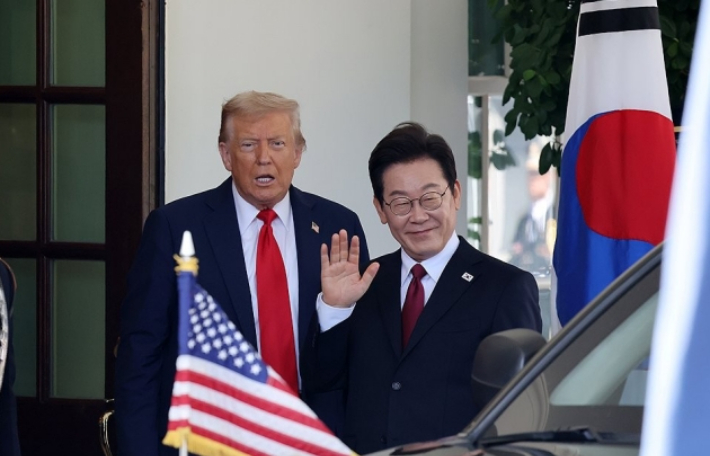 이재명 대통령(오른쪽)과 트럼프 미국 대통령. 연합뉴스