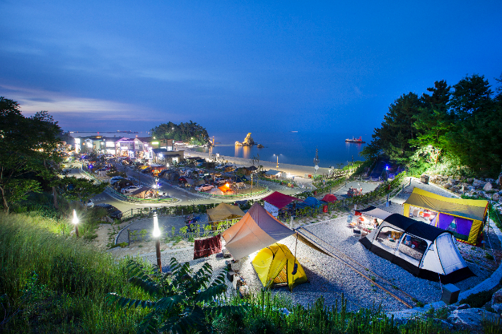 추암 오토캠핑장. 동해시 제공