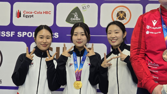 여자 소총복사 50ｍ 단체전 금메달을 합작한 이계림, 오세희, 임하나(사진 왼쪽부터). 연합뉴스