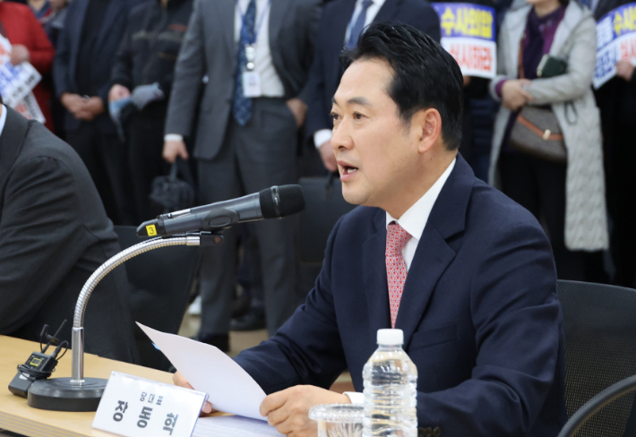 민의힘 장동혁 대표가 14일 경기 성남시 분당구 성남도시개발공사에서 열린 '대장동 개발비리 항소 포기 규탄 현장간담회'에서 발언하고 있다. 연합뉴스