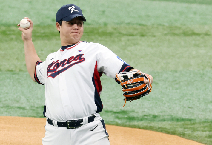 몸 푸는 노시환. 연합뉴스