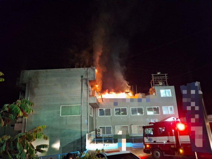 경주 자동차 부품 제조공장 기숙사 화재 현장. 경북소방본부 제공