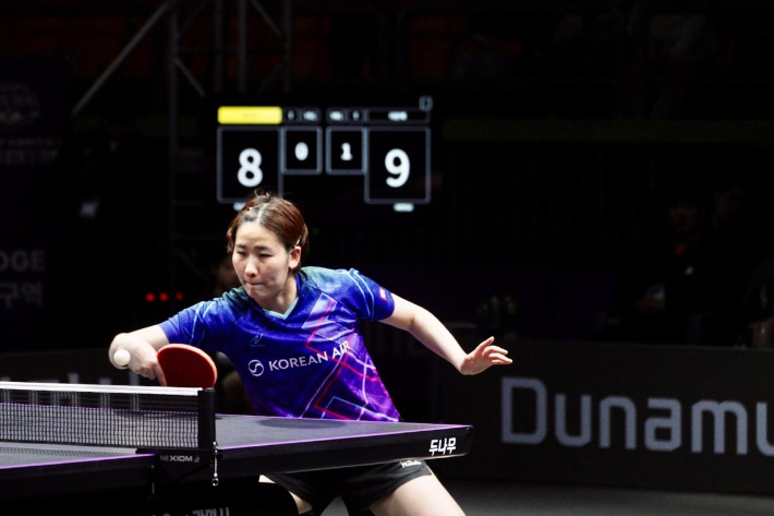 대한항공 이은혜가 16일 '2025 두나무 프로탁구리그 FINALS IN 광명시' 여자부 결승에서 백핸드 드라이브를 구사하고 있다. 연합뉴스