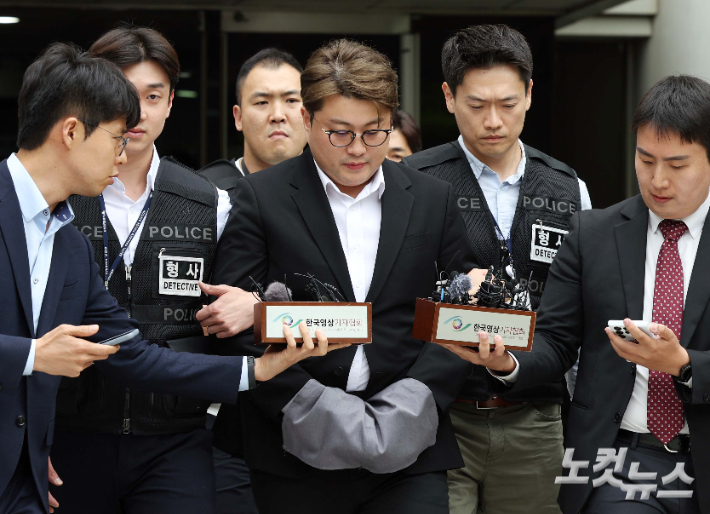 '음주 뺑소니' 사고로 실형을 선고받아 수감된 가수 김호중. 황진환 기자