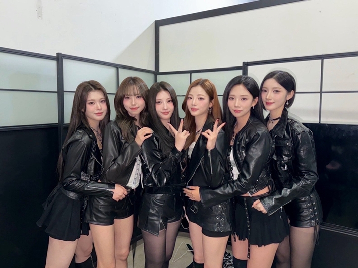 퍼플키스가 지난 15일 한국에서 열린 월드 투어 마지막 공연을 끝으로 공식 활동을 마쳤다. 퍼플키스 공식 트위터