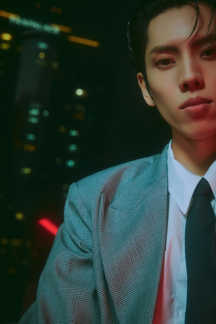 장동우의 미니 2집 '어웨이크'는 18일 저녁 6시 각종 음악 사이트에서 공개된다. 장동우 공식 트위터