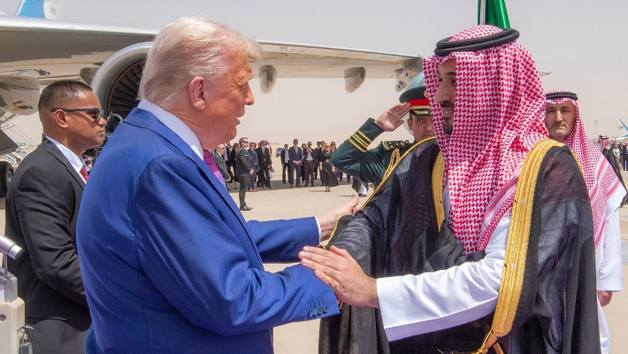 지난 5월 사우디에서 만난 트럼프 미국 대통령과 빈 살만 사우디 왕세자. 연합뉴스
