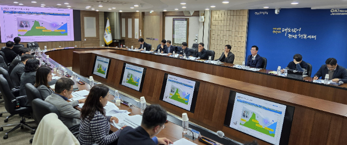 전라남도는 해남 구성지구의 솔라시도 기업도시와 광양만권경제자유구역인 순천 신대지구에 외국교육기관 설립을 위한 연구용역 착수보고회를 지난 17일 도청에서 개최했다. 전라남도 제공