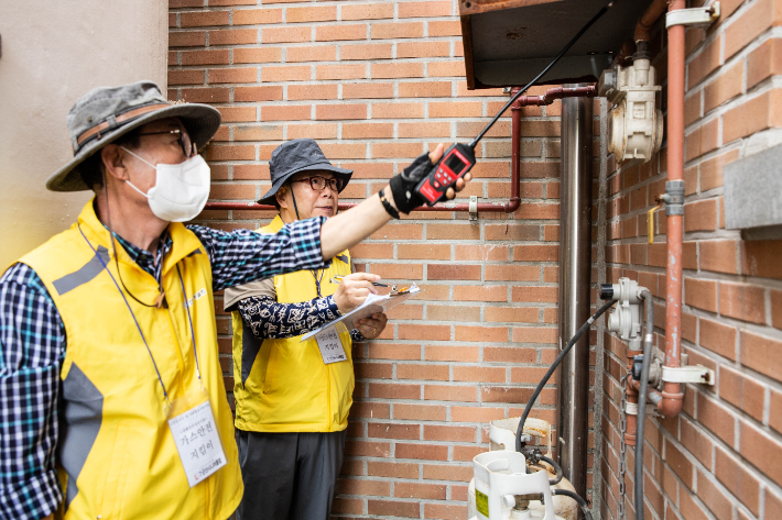 가스 안전을 지키는 노인 일자리. 전북도 제공
