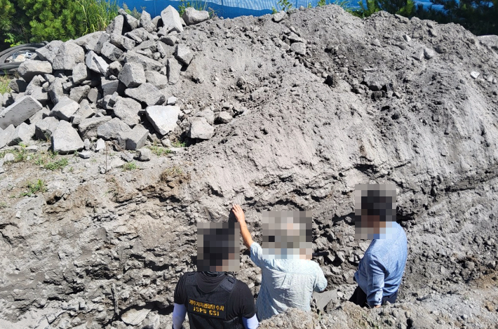 폐기물 무단매립 현장 모습. 제주도자치경찰단 제공