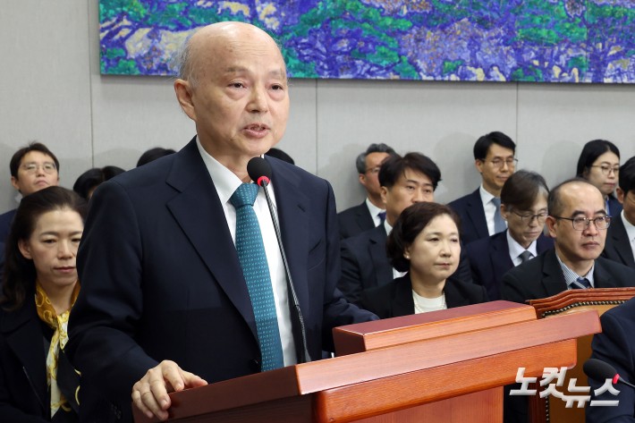 18일 서울 여의도 국회에서 열린 운영위원회 전체회의에서 안창호 국가인권위원장이 2026년도 예산안 관련 제안설명하고 있다.