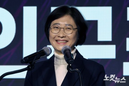 축사하는 이스란 보건복지부 차관