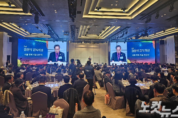 김정석 감독회장은 "현대 사회는 허무주의, 물질주의, 권력주의, 판단 기준 상실 등 혼란에 직면해 있다"며 "이럴 때일수록 변하지 않는 진리인 하나님의 말씀과 하나님의 사랑을 가르치는 일이 중요하다"고 강조했다. 