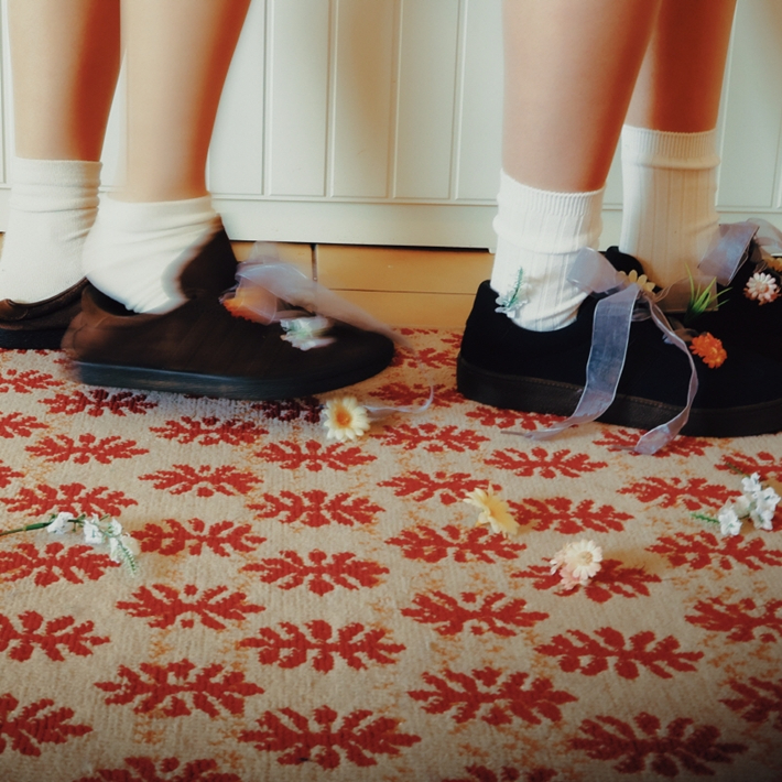 여성 밴드 오모가 '오마주'를 18일 정오 발매했다. 록스타뮤직앤라이브 제공