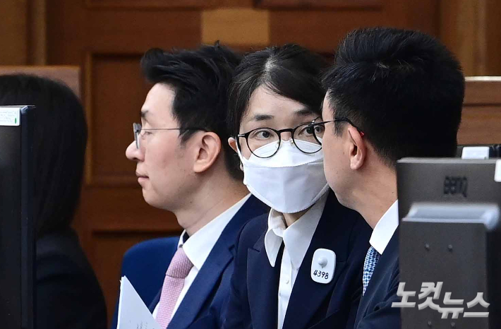 도이치모터스 주가조작과 명태균 공천개입, 통일교 청탁·뇌물 수수 의혹 혐의 등으로 구속기소 된 윤석열 전 대통령의 부인 김건희씨. 사진공동취재단