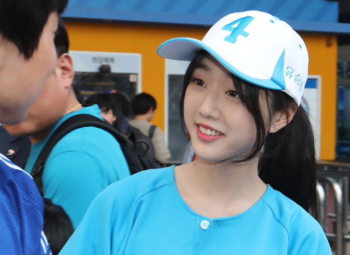 2017년 당시 유승민 대선후보 지원하는 유담. 연합뉴스