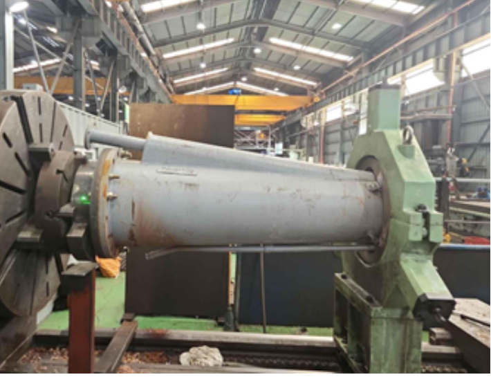 고로에 고온의 열풍을 공급하는 자재인 블로우 파이프. 포스코 제공