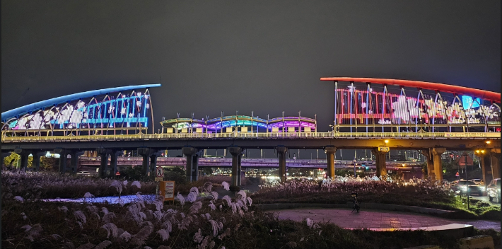 서문교 미디어파사드. 청주시 제공 