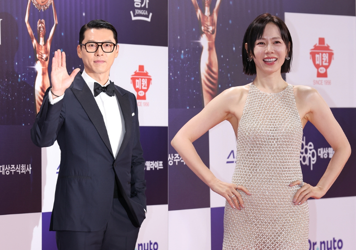 제46회 청룡영화상 청정원 인기스타상과 주연상 수상자인 배우 현빈과 손예진. 연합뉴스