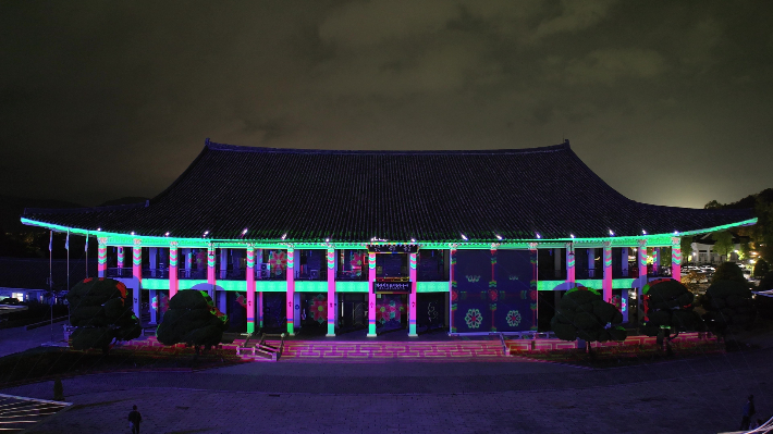 경주 보문단지 육부촌 미디어아트. 경북문화관광공사 제공