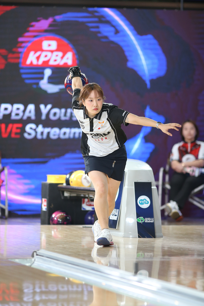 올해 한국프로볼링 여자부 신인왕을 확정한 장미나. KPBA 
