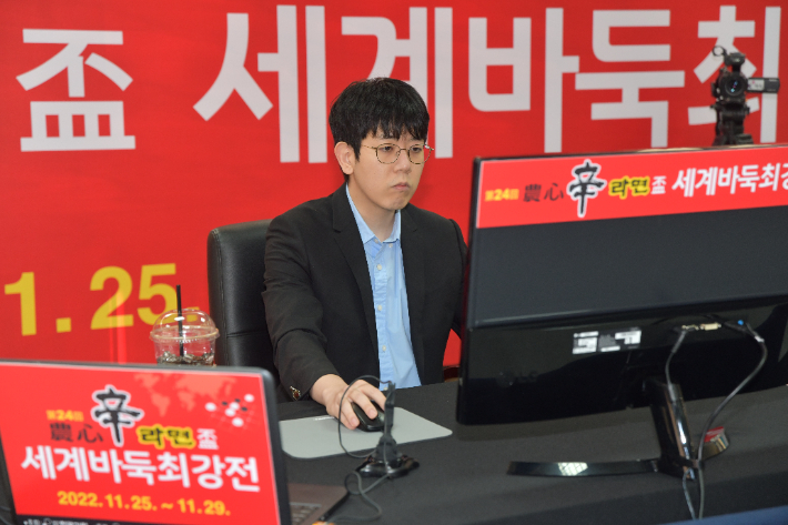 제27회 농심신라면배 2라운드 첫 대국에 나서는 강동윤 9단. 한국기원 제공