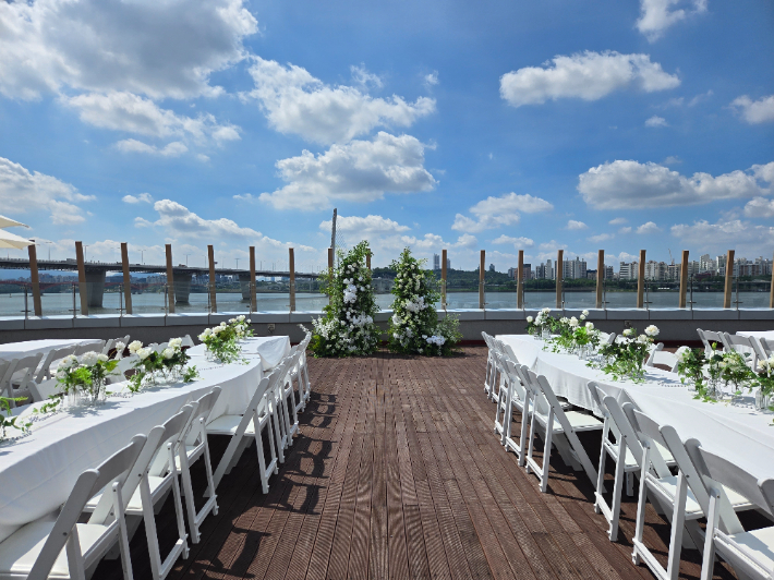 서울수상레포츠센터 루프탑 웨딩홀. 서울시 제공