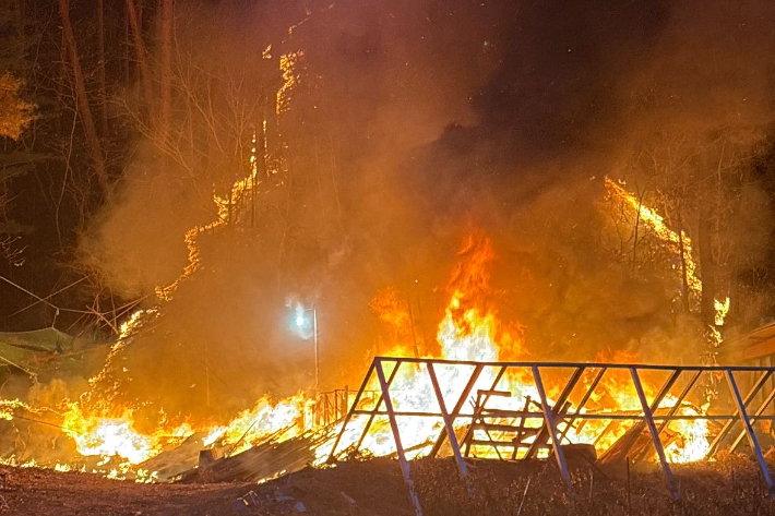 지난 20일 오후 5시 23분쯤 강원 인제군 기린면 현리 야산에서 산불이 발생했다. 강원소방본부 제공