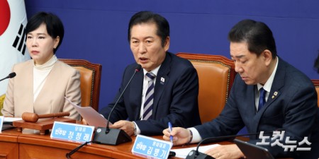 발언하는 정청래 대표