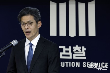 박철우 신임 서울중앙지검장이 21일 오전 서울 서초구 서울중앙지방검찰청에서 열린 제66대 서울중앙지방검찰청 검사장 취임식에서 취임사를 하고 있다.