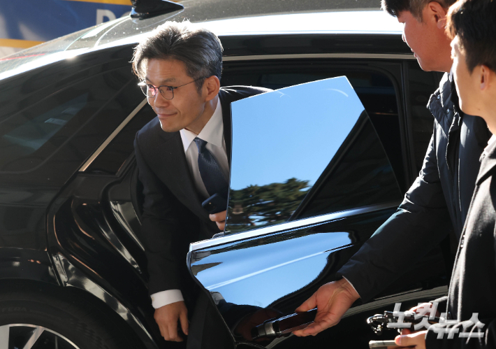 박철우 신임 서울중앙지검장이 21일 오전 서울 서초구 서울중앙지방검찰청으로 출근하고 있다. 류영주 기자