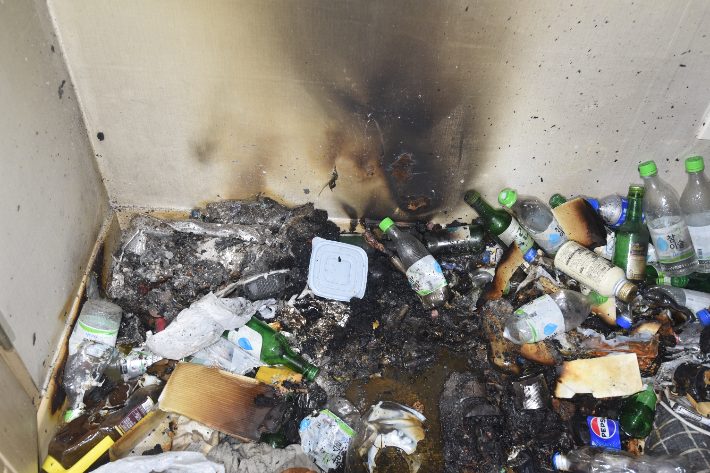 불에 탄 주택 벽면. 대전소방본부 제공