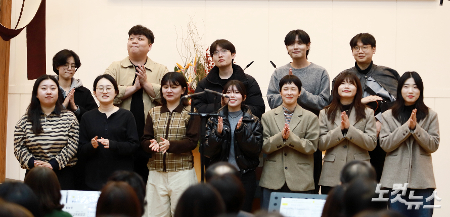 광주다일교회 청년 공동체가 '세상 가운데 소망을'이란 찬양을 부르고 신앙을 고백하고 있다. 한세민 기자