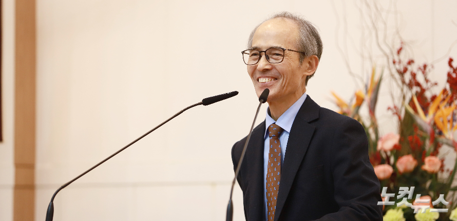 김기석 목사가 "광주다일교회가 성령의 충만함으로 지역과 사회를 살리는 생명의 통로가 되길 바란다"고 권면하고 있다. 한세민 기자