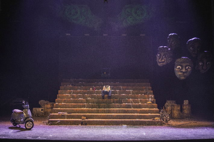 '안트로폴리스' 5부작 중 2부인 '라이오스'의 주연을 맡은 배우 전혜진이 열연을 펼치고 있다. 국립극단 제공