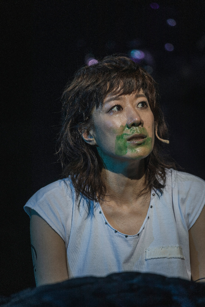 '안트로폴리스' 5부작 중 2부인 '라이오스'의 주연을 맡은 배우 전혜진이 열연을 펼치고 있다. 국립극단 제공