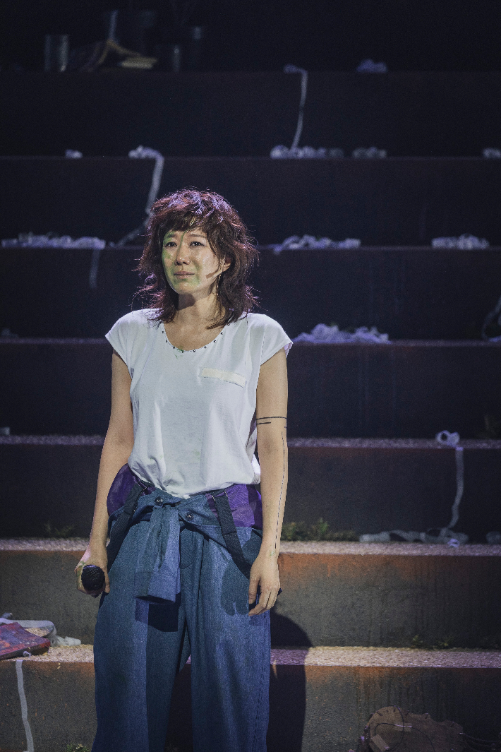 '안트로폴리스' 5부작 중 2부인 '라이오스'의 주연을 맡은 배우 전혜진이 열연을 펼치고 있다. 국립극단 제공