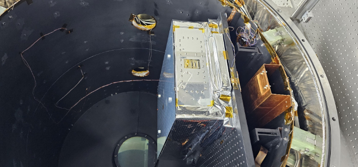 차세대중형위성 3호에 설치된 '바이오 캐비닛'. 우주항공청 제공