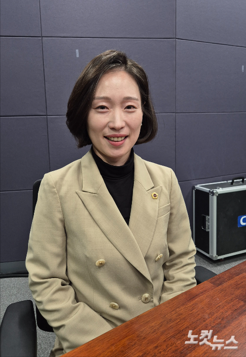 강원CBS.강원영동CBS 시사프로그램 <최진성의 위클리오늘>에 출연한 강원특별자치도의회 이지영 의원(민주). 강민주 PD